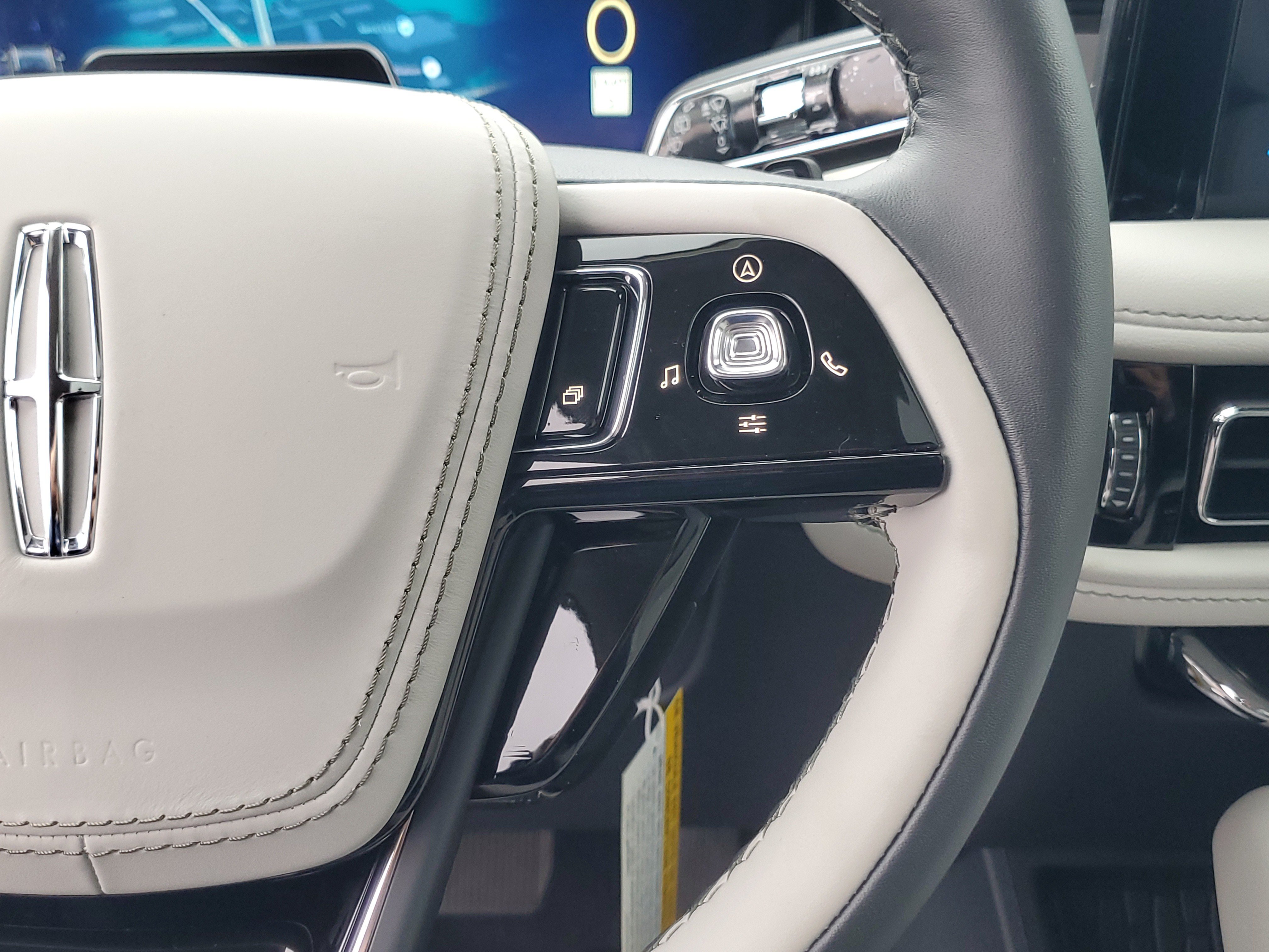 New 2026 Lincoln Aviator Reserve AWD/4WD image 17