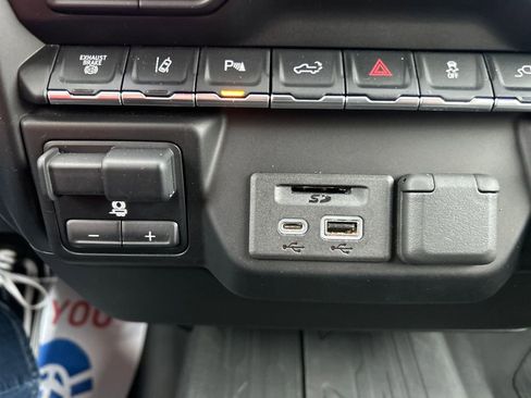 Certified 2022 GMC Sierra 2500 SLT image 32