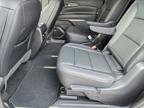 Used 2025 Chevrolet Traverse Z71 w/ Enhanced Driving Package image 12