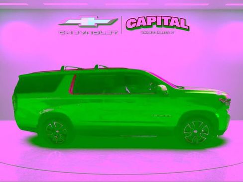 Used 2021 Chevrolet Suburban LT w/ LT Signature Package AWD/4WD image 6