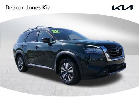 Used 2022 Nissan Pathfinder SL image 1