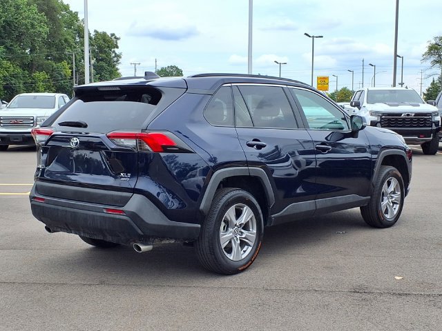 Used 2025 Toyota RAV4 XLE AWD/4WD image 2