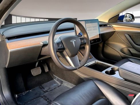 Used 2023 Tesla Model 3 Standard Range image 15