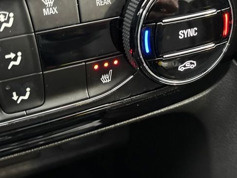 Used 2023 Buick Encore GX Essence w/ Experience Buick Package image 18