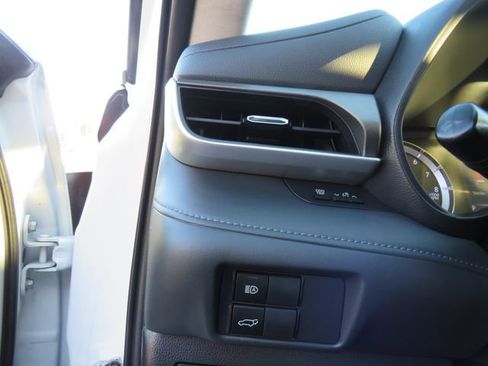 Certified 2022 Toyota Highlander LE image 35