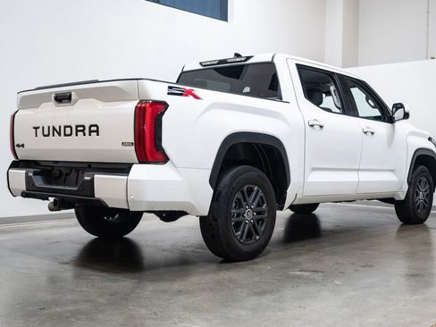 Used 2023 Toyota Tundra SR5 w/ SR5 Convenience Package AWD/4WD image 9