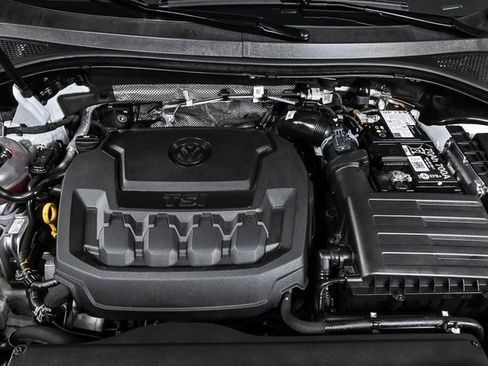 Used 2024 Volkswagen Tiguan SE R-Line image 37