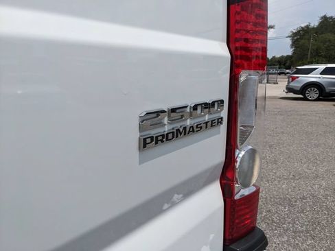 Used 2024 RAM ProMaster 2500 w/ Convenience Group FWD image 12