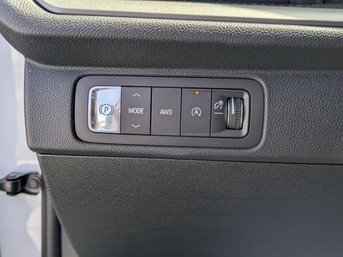 New 2026 Chevrolet Traverse LT image 12