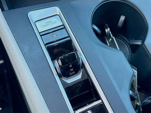 Used 2024 Volkswagen Atlas SE image 15