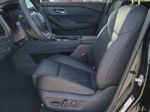 New 2026 Nissan Rogue Platinum w/ Tech Package image 6