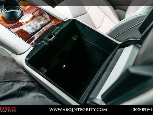 Used 2016 Cadillac Escalade Luxury AWD/4WD image 40
