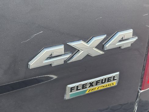 Used 2016 RAM 1500 Classic SLT image 23