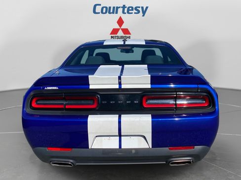 Used 2019 Dodge Challenger SXT RWD image 4