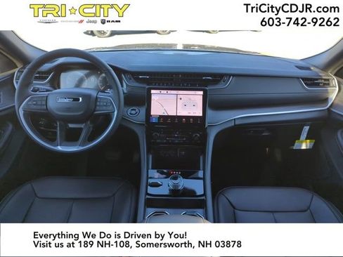 New 2025 Jeep Grand Cherokee Limited image 12