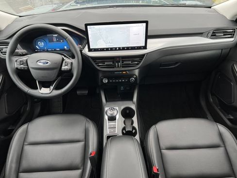 Certified 2023 Ford Escape Platinum AWD/4WD image 2