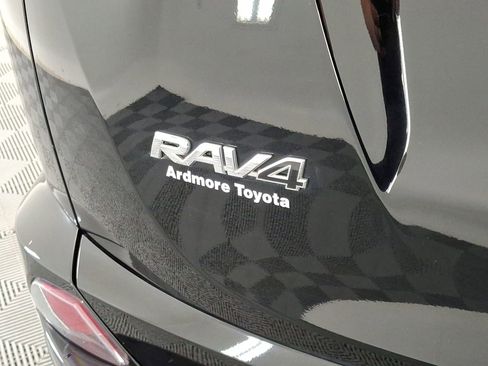 Used 2018 Toyota RAV4 XLE w/ Plus Extra Value Package AWD/4WD image 23