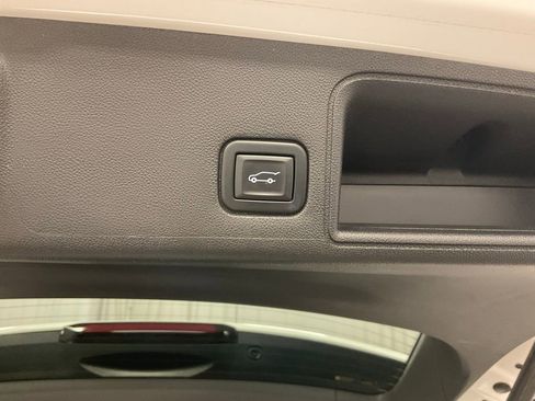 Used 2021 GMC Terrain SLE w/ Driver Convenience Package image 25