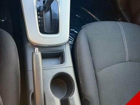 Used 2015 Nissan Sentra S image 26