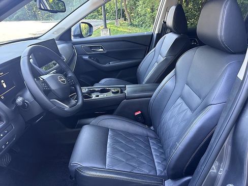 Used 2026 Nissan Rogue Platinum w/ Platinum Premium Package AWD/4WD image 11