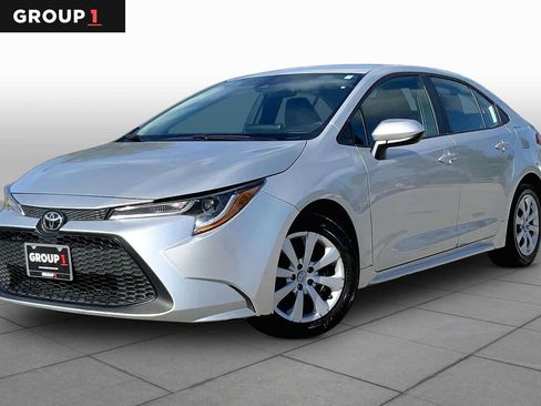 Used 2022 Toyota Corolla LE FWD image 1