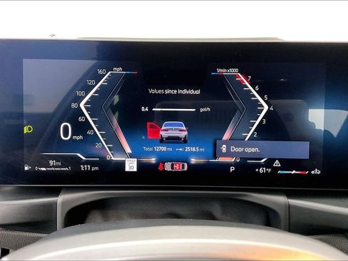 Used 2025 BMW 330i Sedan w/ M Sport Package image 27