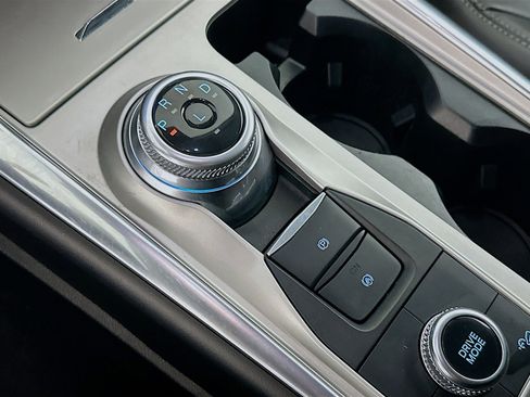 Used 2023 Ford Explorer XLT w/ Equipment Group 202A image 24