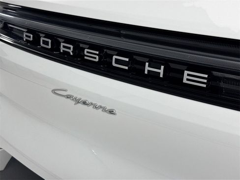 Certified 2024 Porsche Cayenne image 36