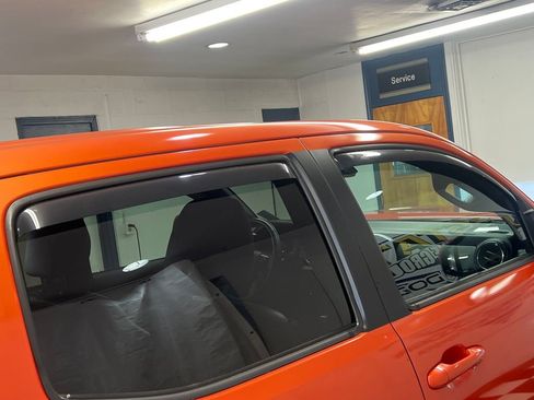 Used 2018 Toyota Tacoma TRD Off-Road image 17