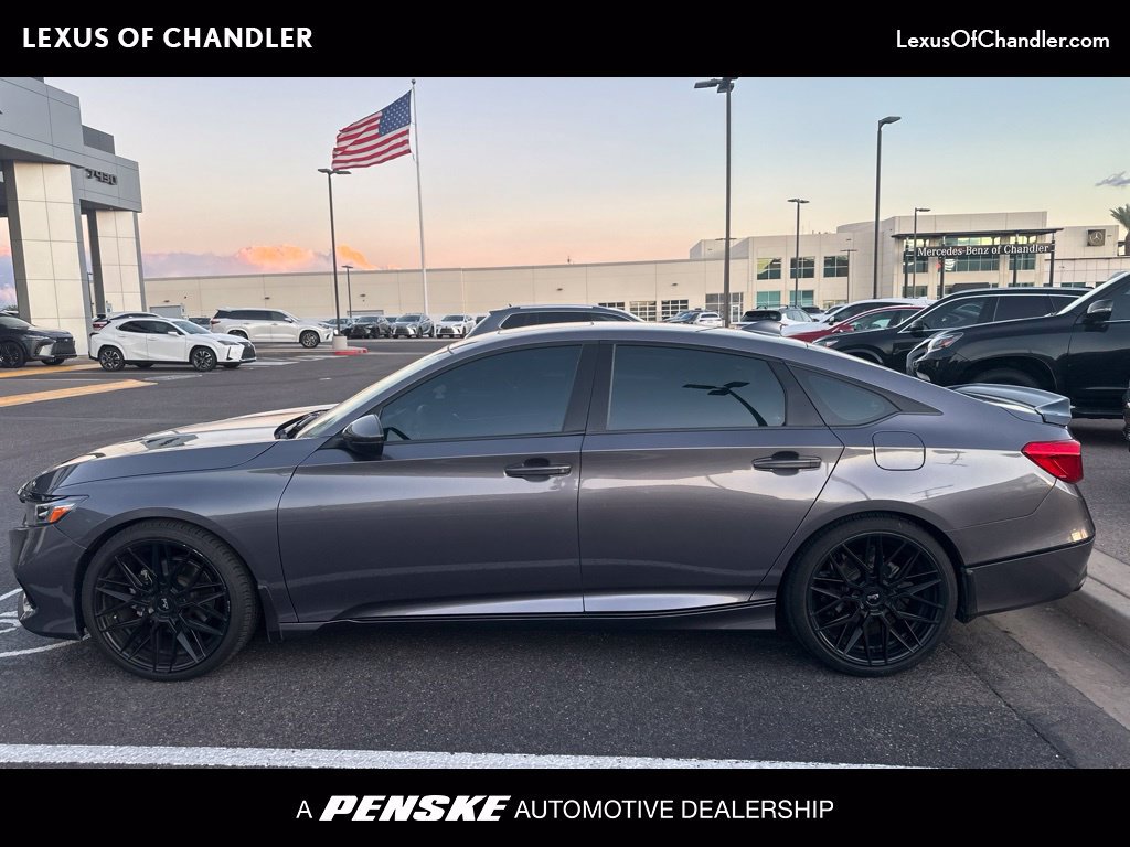 Used 2021 Honda Accord Touring image 1