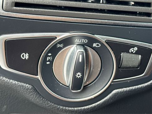 Used 2019 Mercedes-Benz GLC 300 image 23