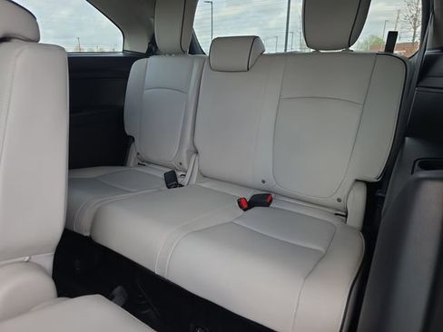 New 2026 Honda Odyssey Touring image 6