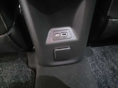 Used 2023 Buick Envision Avenir image 21