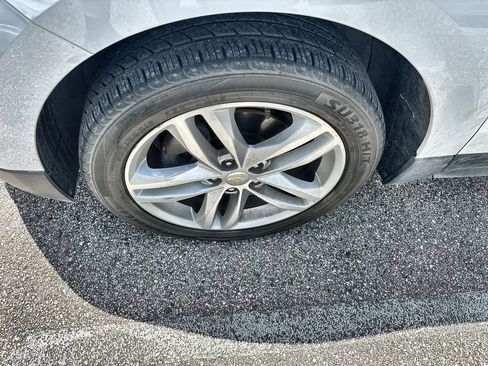 Certified 2020 Chevrolet Equinox Premier FWD image 2