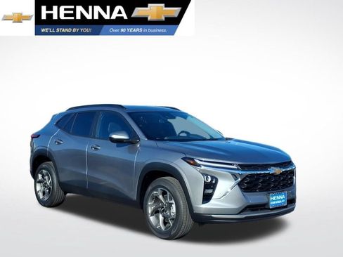 New 2026 Chevrolet Trax LT w/ Driver Confidence Package FWD image 1