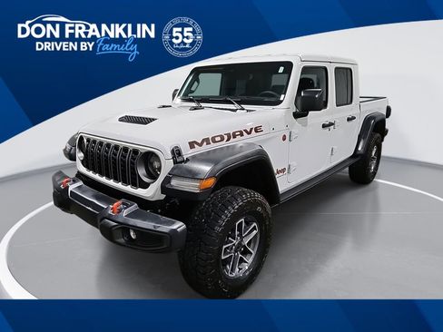 Used 2025 Jeep Gladiator Mojave AWD/4WD image 1