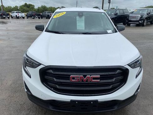 Used 2021 GMC Terrain SLE w/ Driver Convenience Package FWD image 9