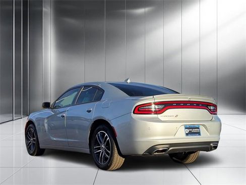 Used 2019 Dodge Charger SXT w/ Driver Confidence Group image 5