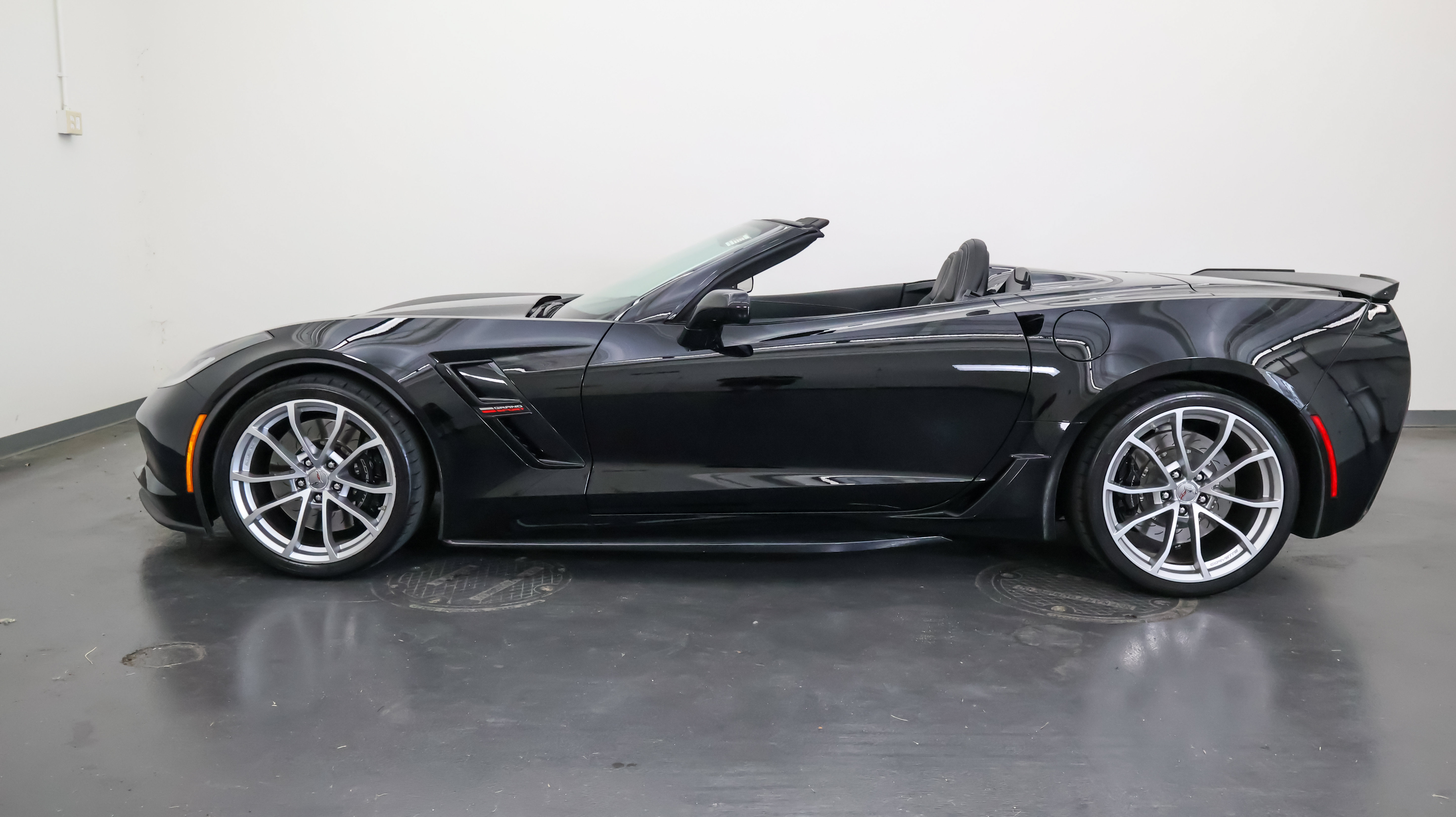 Used 2019 Chevrolet Corvette Grand Sport RWD image 7