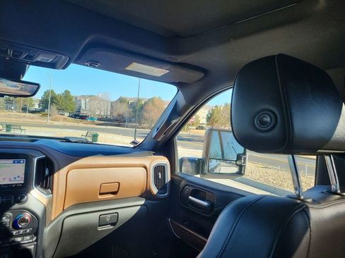 Used 2021 Chevrolet Silverado 2500 High Country w/ Z71 Off-Road Package image 12