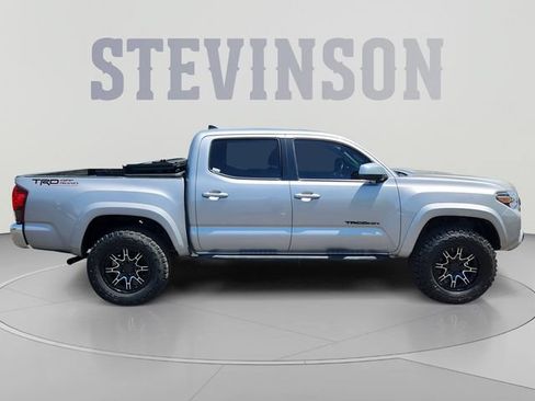 Used 2019 Toyota Tacoma SR5 AWD/4WD image 6