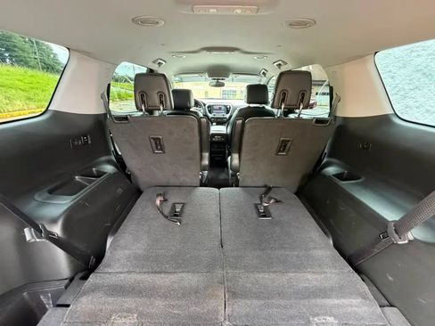 Used 2018 GMC Acadia SLT w/ LPO, Floor Liner Package FWD image 28