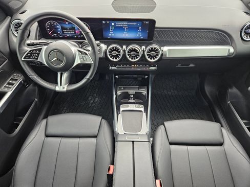 Used 2025 Mercedes-Benz GLB 250 image 26