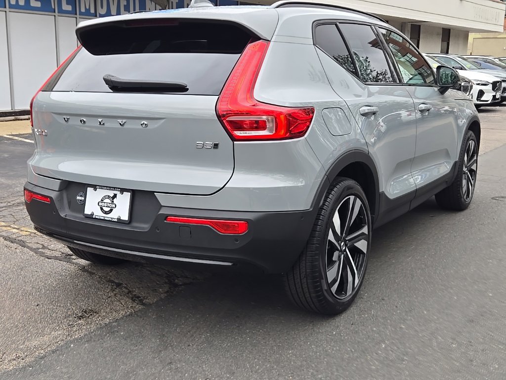 Certified 2025 Volvo XC40 B5 Ultra AWD/4WD image 8