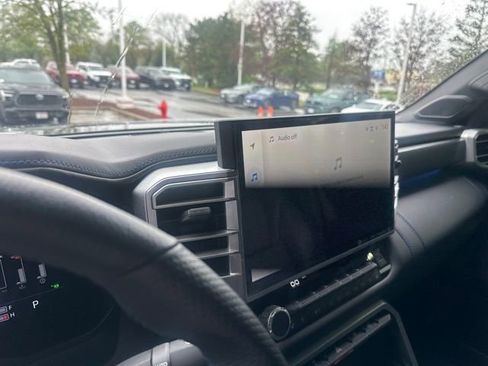 Used 2022 Toyota Tundra Platinum w/ Advanced Package AWD/4WD image 18