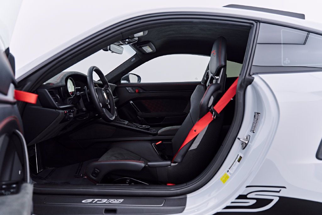 Used 2025 Porsche 911 GT3 RS RWD image 41