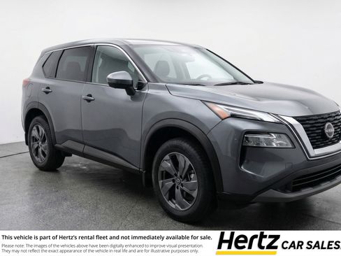 Used 2025 Nissan Rogue SV image 1