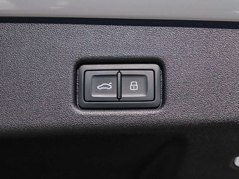 New 2025 Audi SQ5 Premium Plus image 36