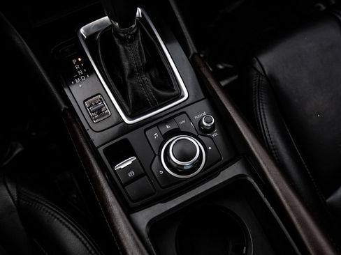 Used 2018 MAZDA MAZDA3 Touring FWD image 21