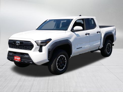 Certified 2024 Toyota Tacoma TRD Off-Road AWD/4WD image 3